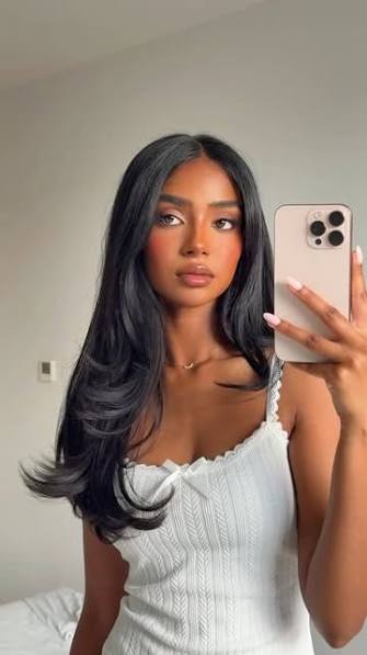 Alexa R., 20